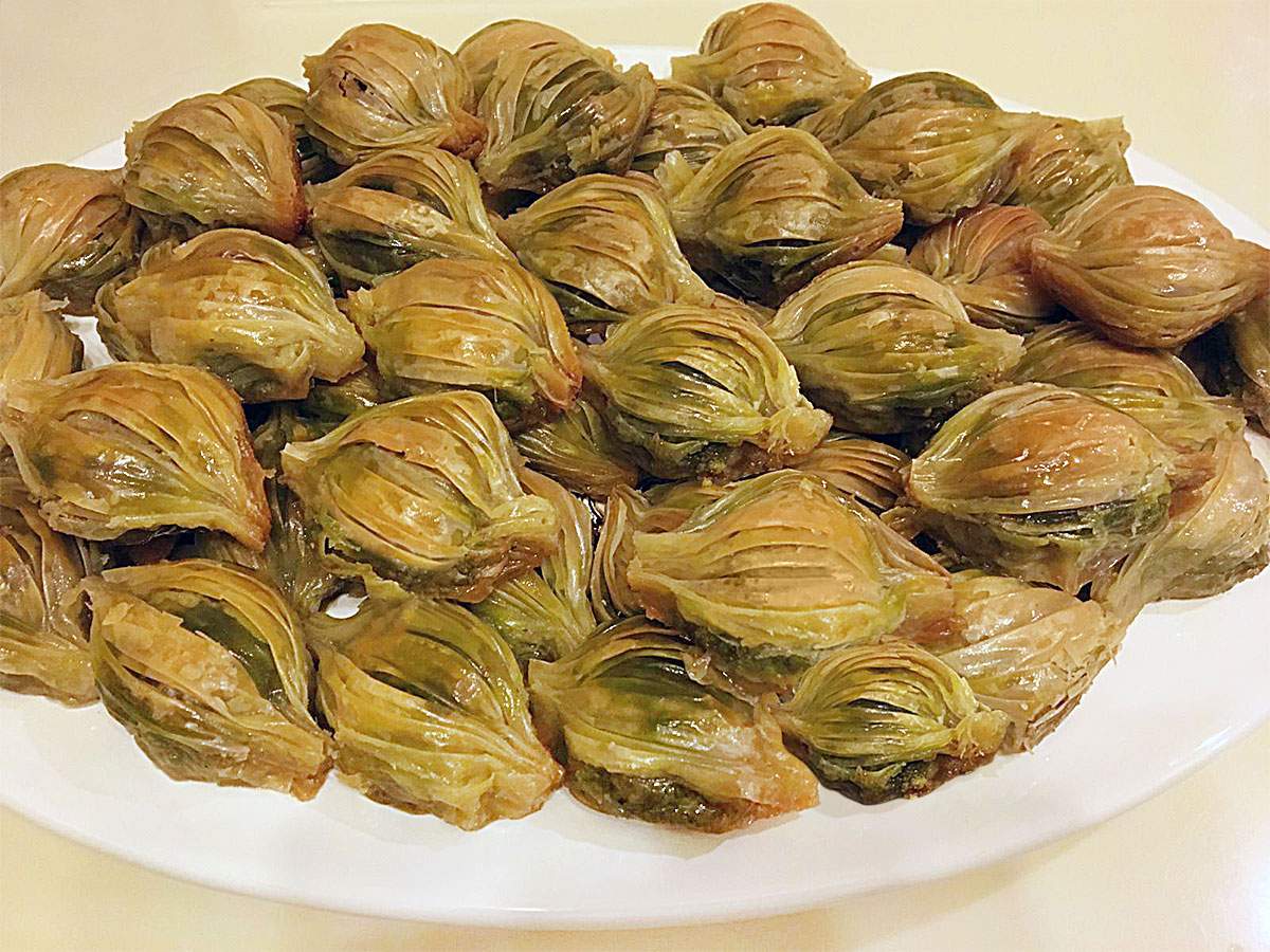 Fıstıklı Midye Baklava