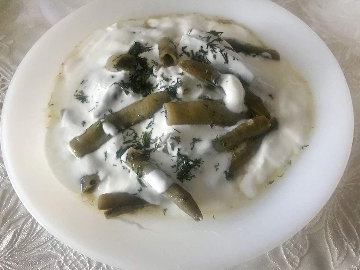 Yoğurtlu Bakla Salatasi